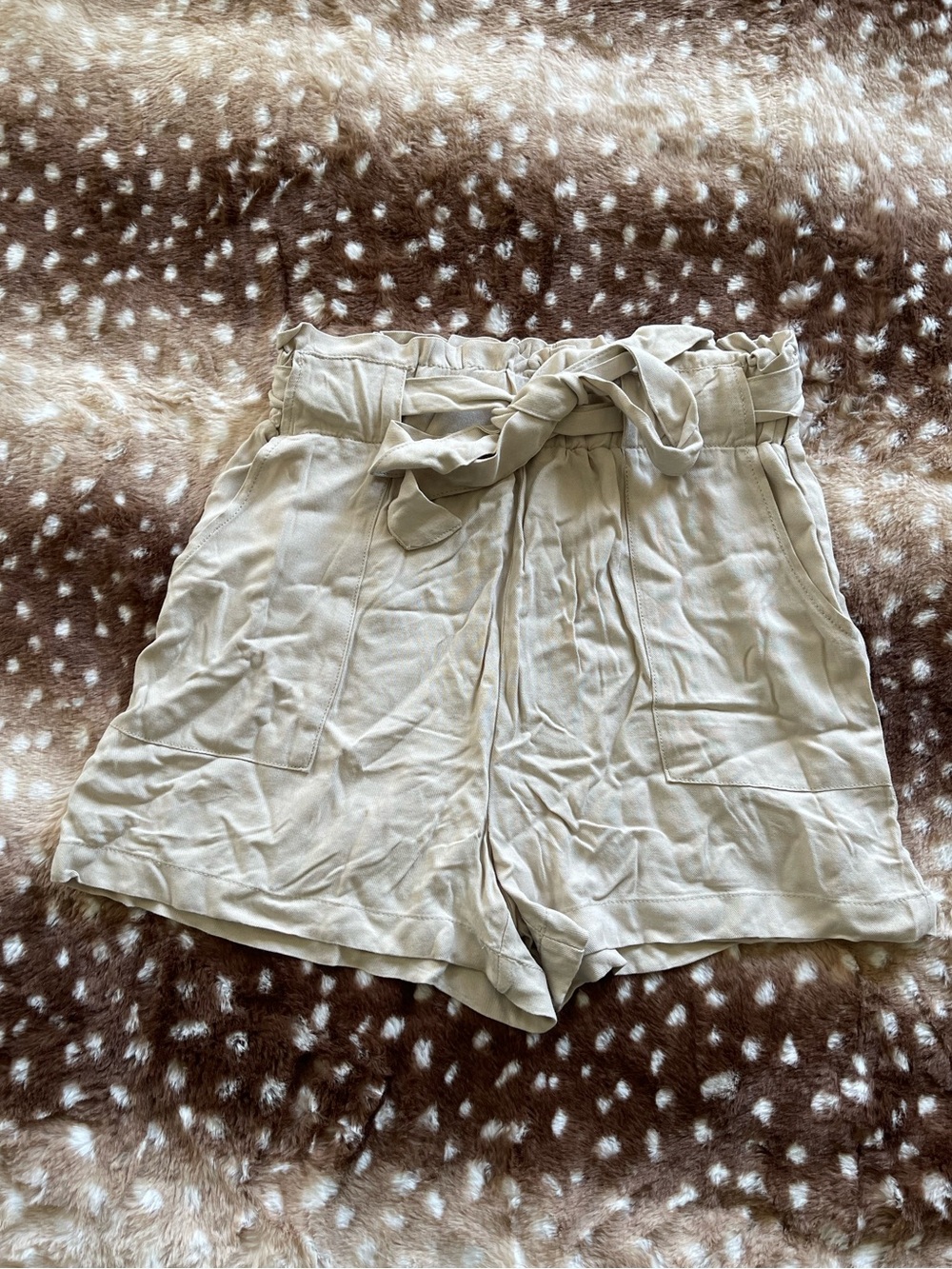 Cisono cream shorts